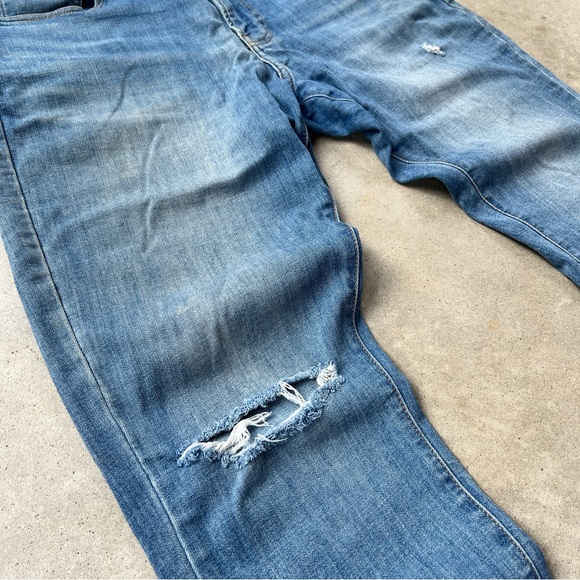 Lucky Brand Men's Distressed Blue Slim Straight Leg Jeans - Picture 7 of 12